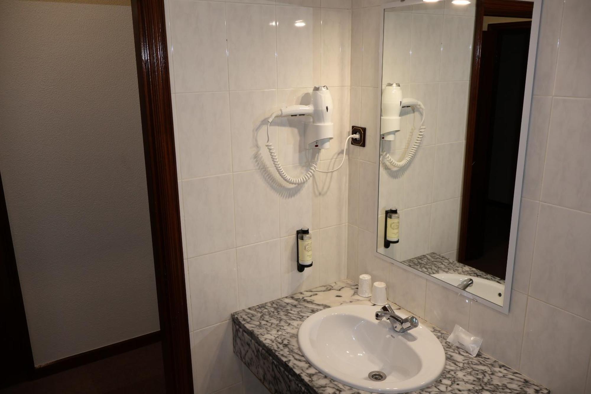 Hotel Santhyago Trofa Ngoại thất bức ảnh