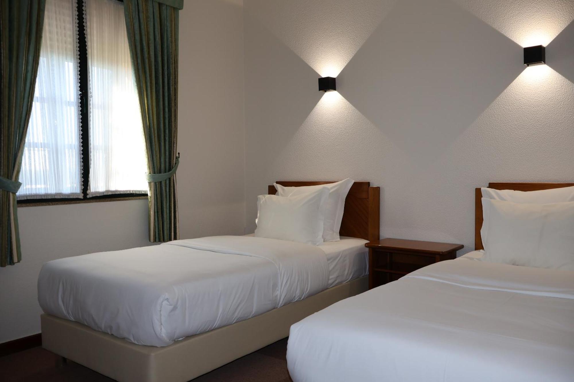 Hotel Santhyago Trofa Phòng bức ảnh