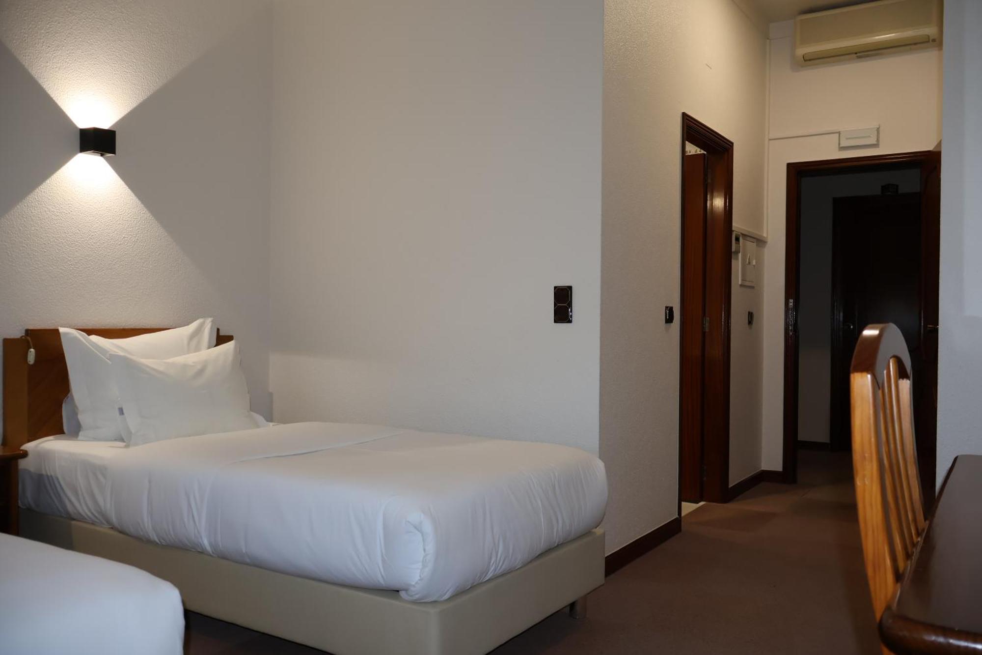 Hotel Santhyago Trofa Phòng bức ảnh