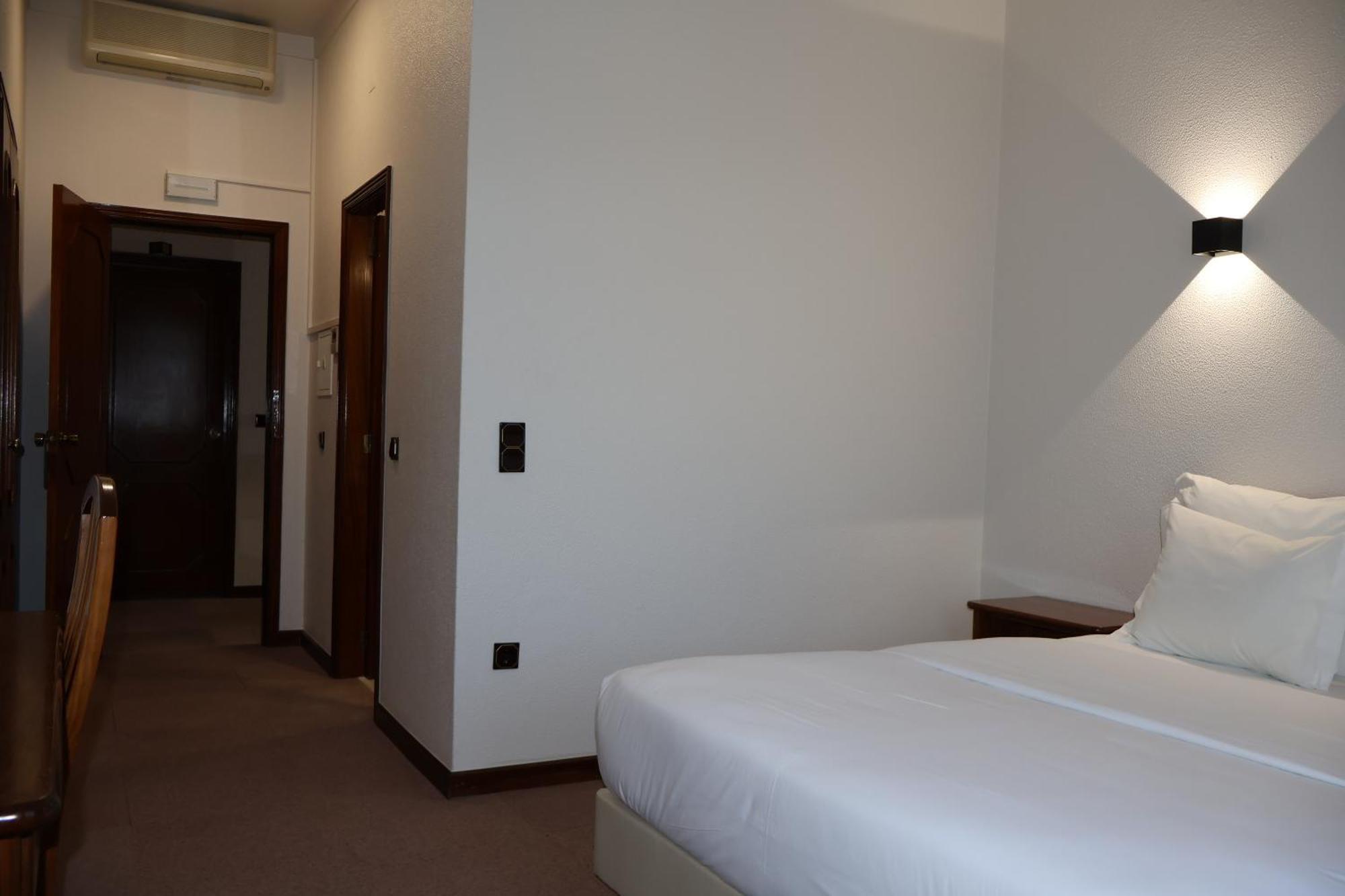 Hotel Santhyago Trofa Phòng bức ảnh